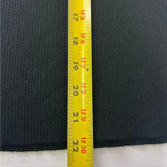 🖤”Express” NWT Black Short w/ Ruffled Cap Sleeve Sweater Size M🖤 - Picture 9 of 10